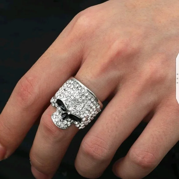 🆕💀RHINESTONE SKULL RING 💀 - Picture 3 of 3